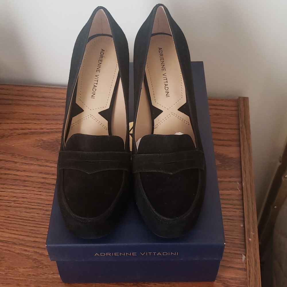 Adrienne Vittadini Pezant Pump